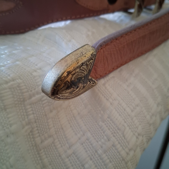 Lucchese Pink Leather Belt with Gold Buckle main image 8